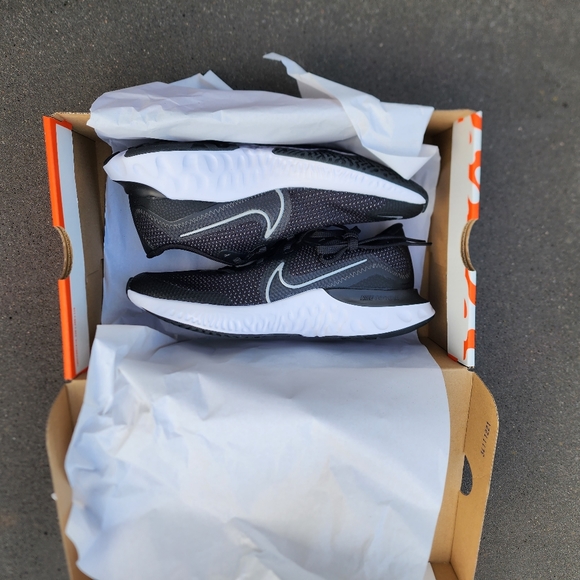 Nike Renew Run Big Kids' Running Shoes In Box | 5Y | NWT - Picture 5 of 13